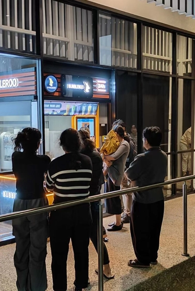 El estilo francés para las máquinas expendedoras de té con leche gana clientes